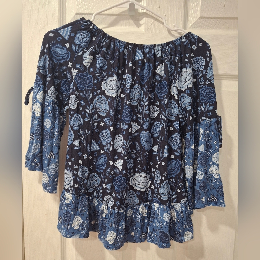 Style & Co. Women's Navy and Light Blue Floral Blouse - Picture 2 of 6